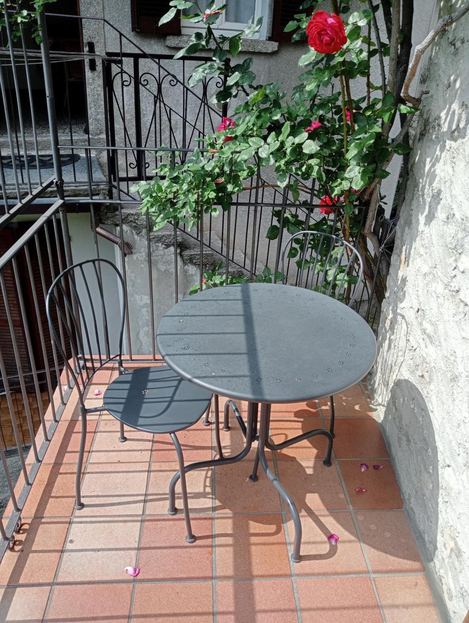 Hotel La Turr De Mezz à Nesso Chambre photo